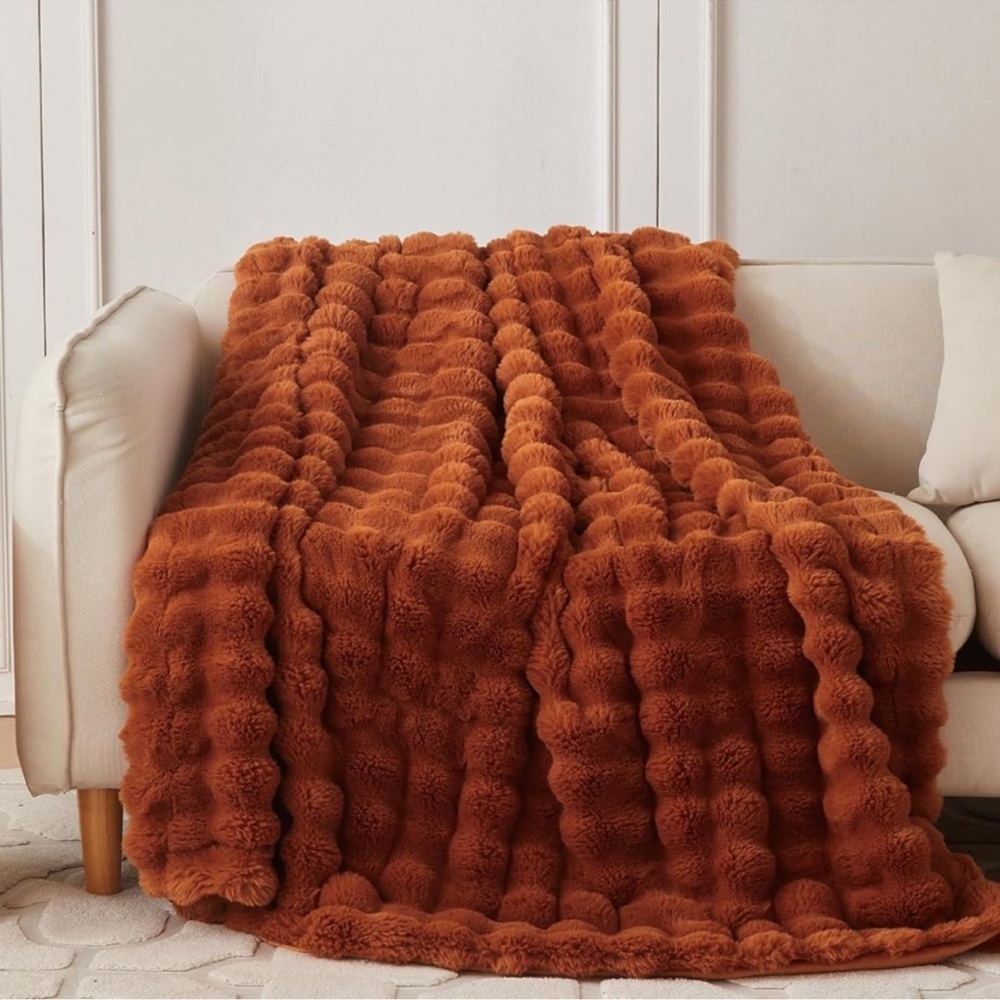 🆕 Luxury Faux Fur Throw Rabbit Blanket Amber Rust Brownish Orange 50” x 60”